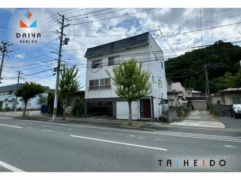 20 minutes on foot to Tendo City Chubu Elementary School. 20 minutes on foot to Tendo City First Junior High School.