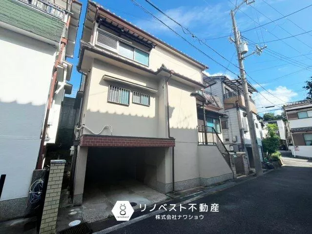 Higashiosaka City, Higashi Ishikiri 2-chome (Ishikiri Station) 3-story 3LDK