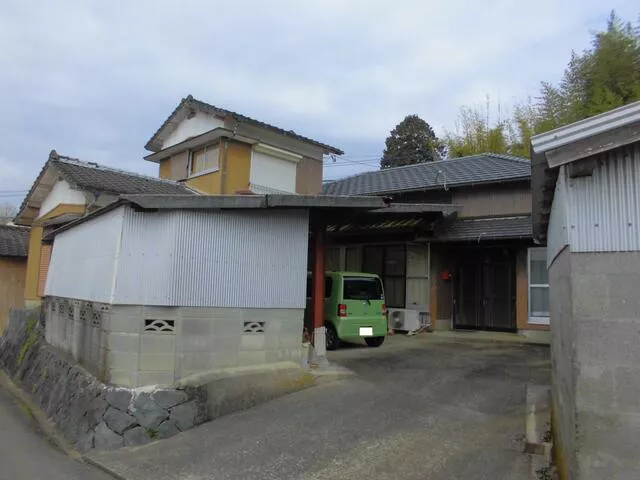 Isahaya City, Takaki Town Nishihirahara (Koe Station) Single-story building 7DK