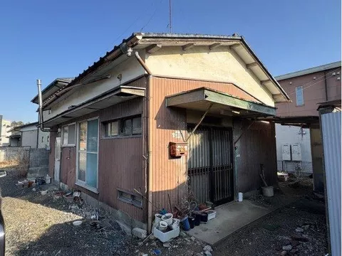 Since it is a property with a garden, there is a very spacious area for drying laundry
