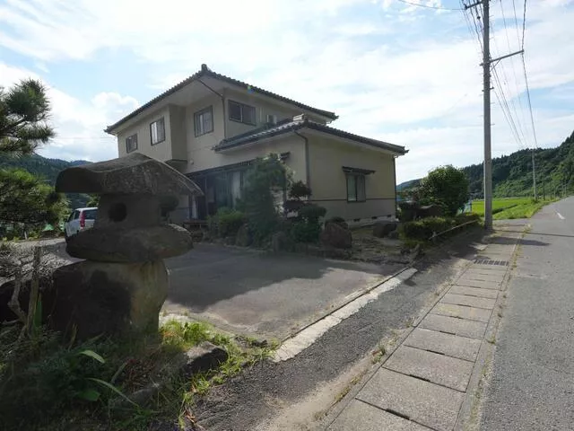 Sakata City, Owarabi, Maeda (Minami-Torikai Station), 2-story, 8DK