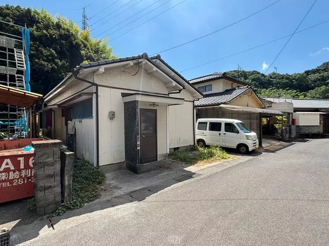 Nishitaniyama Elementary, Taniyama Junior High. A nature-rich environment.