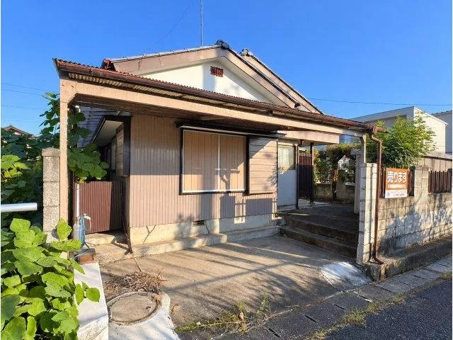 A 4DK single-story house that retains the charm of the Showa era! A home to enjoy your preferred renovations.
