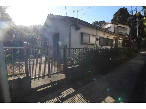 Owner change property. Built in April 1988, it is a two-family townhouse. Currently fully rented.