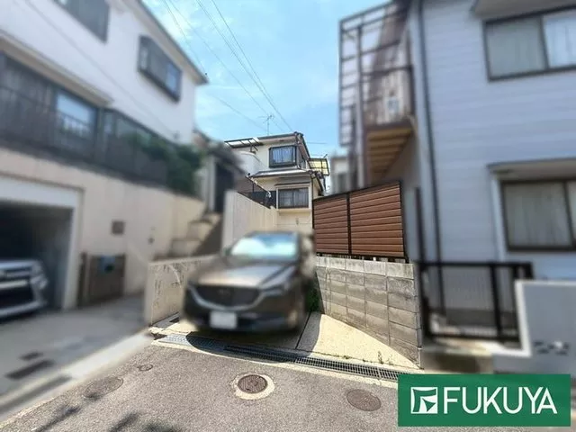 Parking for 2 cars available! (Restrictions based on vehicle type) 15-minute walk to Keihan Katano Line "Miyanoshaka" Station