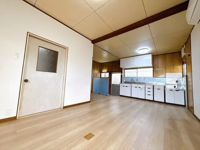 Located a 9-minute walk from Ikoma Station ◎ Many renovation histories ☆ You can also have a home garden in the yard♪