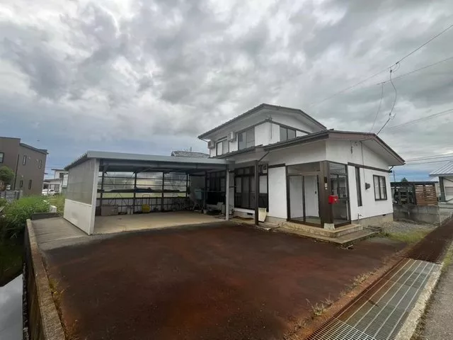 Renovated! You can use it comfortably♪ About 5 minutes on foot to the elementary school!