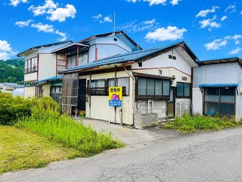 ■ This property comes with a warehouse. Recommended for those who love motorcycles or cars, and for self-employed individuals.