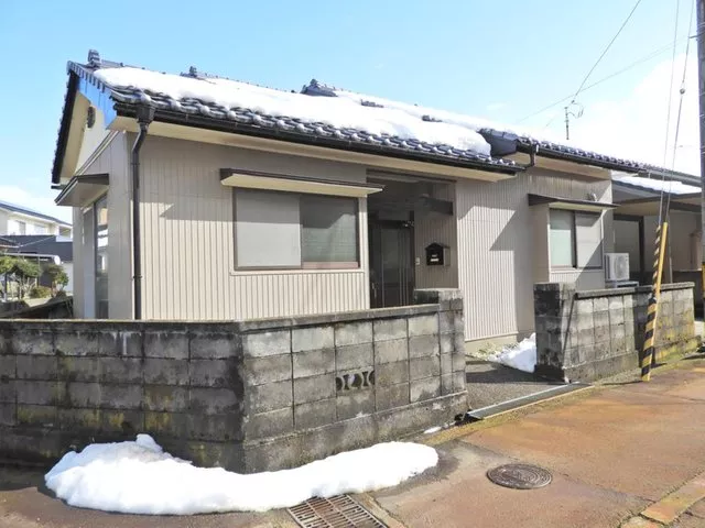 Kusajima (Hagiura Elementary School Front Station) 3.5 million yen