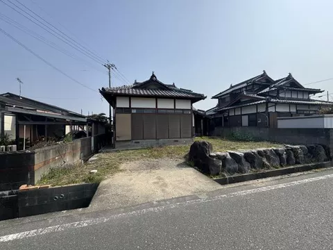 Yatsushiro City, Chinto Town, Kogande (Chinto Station) 2-story building 5LDK