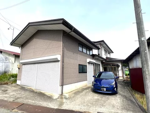 Murayama City, Oaza Kawashima Otsu (Murayama Station) 2-story building 6DK