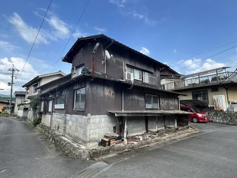 Rain leakage present, south-facing garden and balcony, all-electric two-story 9DK with parking for 4 cars
