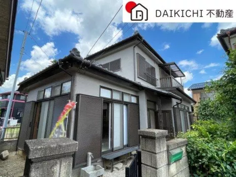Move-in ready southeast-facing 4DK house! Parking space for 2 cars available!!