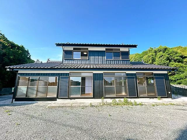 Used single-family home in Hofu City, Oaza Sano