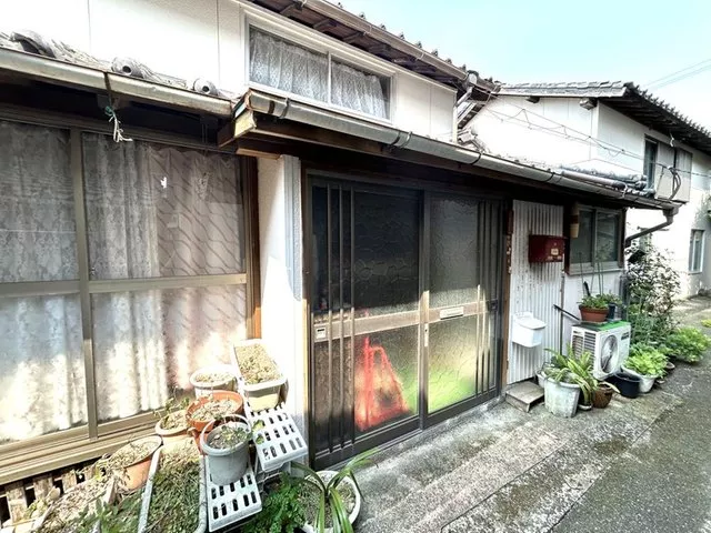 Retro house retaining the charm of the Showa era. Create your own space through DIY and renovation