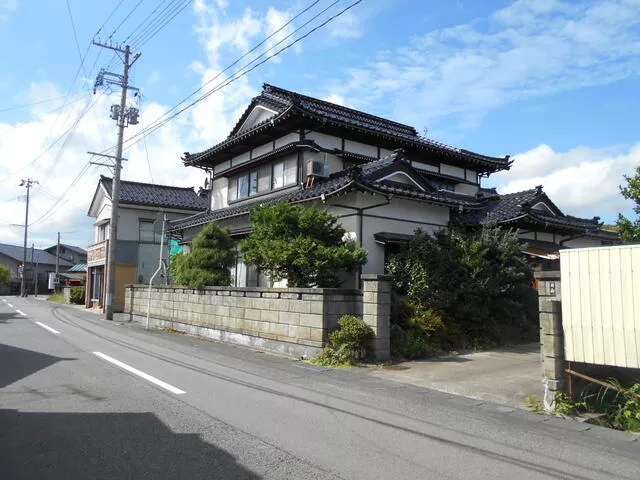 Tsuruoka City, Fujishima, Furutateato (Fujishima Station) 2-story building 10DK