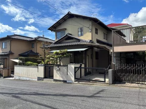 Kannon-dai 4-chome, Saeki Ward, Hiroshima City (Rakurakuen Station) 2 stories, 4LDK