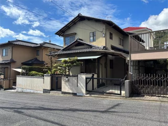 Kannon-dai 4-chome, Saeki Ward, Hiroshima City (Rakurakuen Station) 2 stories, 4LDK