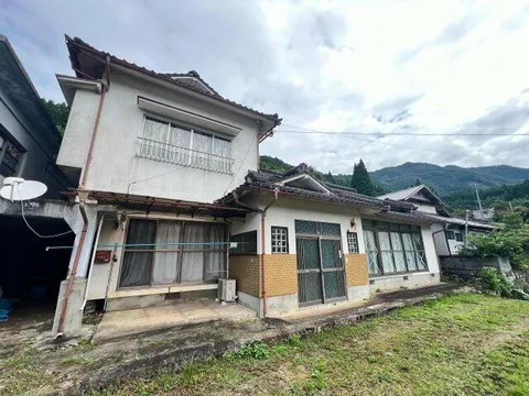 Kusugun Kusumachi Oaza Yamauraagihara (Sugikawachi Station) 2-story 4DK