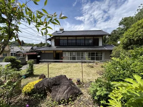 Nirasaki City, Fujii-cho Sakai (Shinfu Station) 2-story building 5DK
