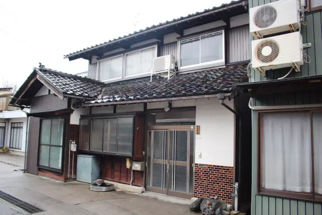 Nanto City, Fukumitsu (Fukumitsu Station) 2-story 8SK