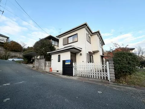 Kameoka City, Higashi Betsuin Town, Kamakuramitate (Ibaraki Station) 2-story building 4LDK