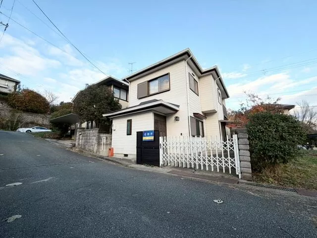 Kameoka City, Higashi Betsuin Town, Kamakuramitate (Ibaraki Station) 2-story building 4LDK