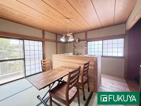 ◆ Renovation history in January 2017! ◆ Kitchen on the second floor! ◆ Parking available for light vehicles!