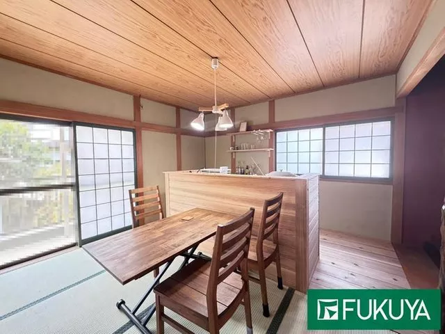 ◆ Renovation history in January 2017! ◆ Kitchen on the second floor! ◆ Parking available for light vehicles!