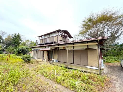 JR Chuo Line "Hinoharu" Station 28 minutes on foot