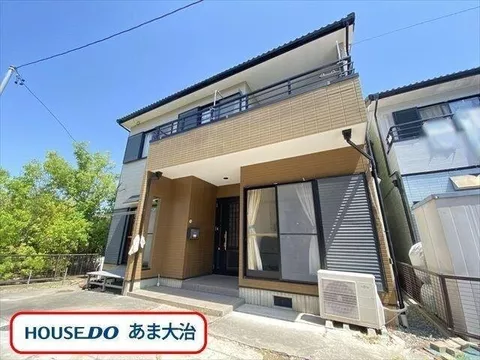 2 Japanese-Western style rooms each ◎ All rooms facing south ◎ A 4LDK where "Japanese" and "Western" harmoniously coexist♪