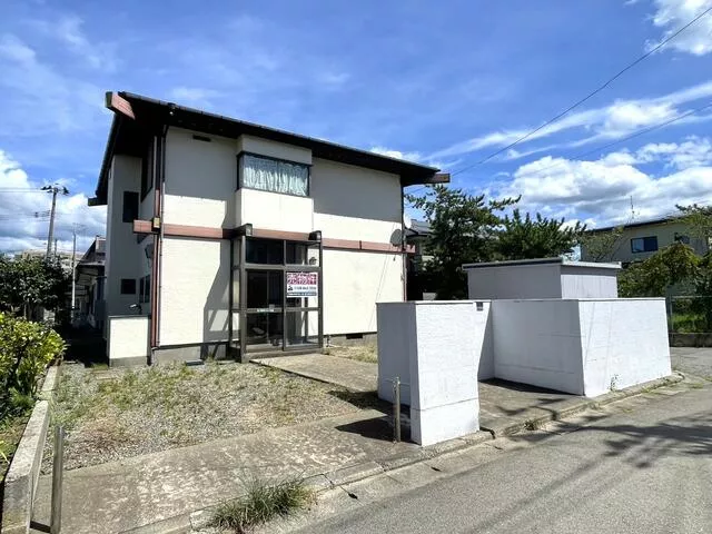 Akita City, Iijima Shinmachi 1-chōme (Tsuchizaki Station) 2-story building 4LDK