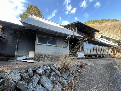 Yamanashi-shi, Yamanashi Kirisaki (Yamanashi-shi Station) 2F 7LDK

2,480,000 yen
