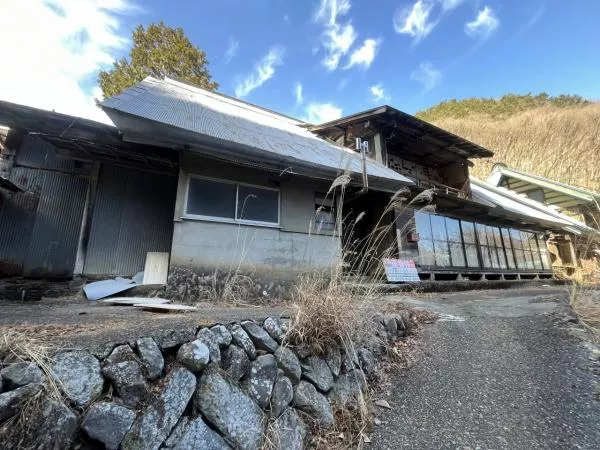 Yamanashi-shi, Yamanashi Kirisaki (Yamanashi-shi Station) 2F 7LDK

2,480,000 yen