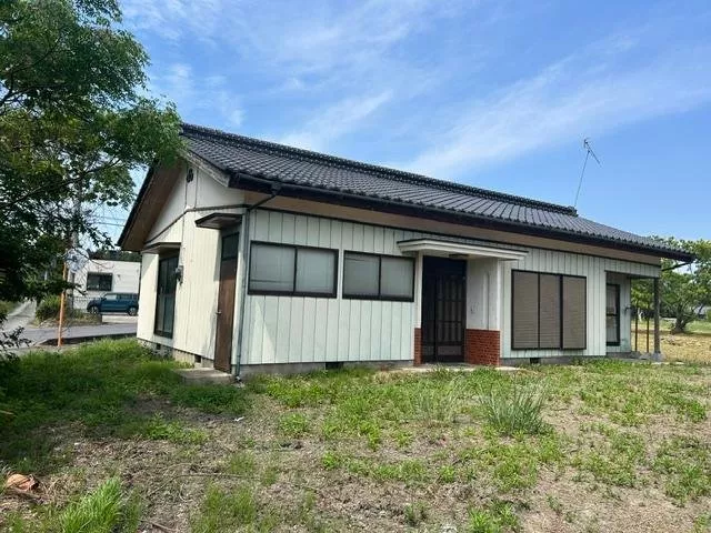 Registered property in Kasama City vacant house bank. A 2LDK that can be used as an office and compact living space.