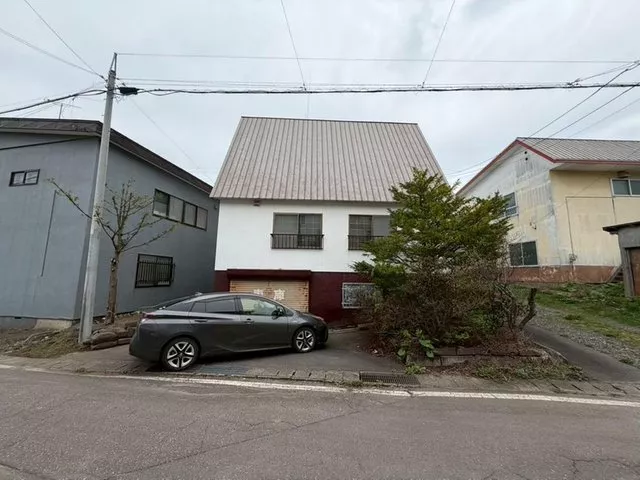 Parking for 2 cars available, immediate delivery possible, land over 50 tsubo, quiet residential area, 2 toilets, 2-story