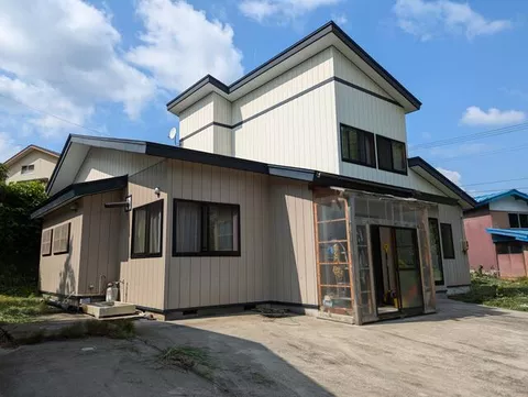 5,900 meters on foot from Akita Shinkansen "Kakunodate" Station