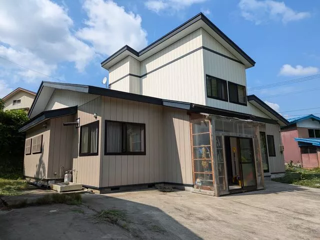 5,900 meters on foot from Akita Shinkansen "Kakunodate" Station