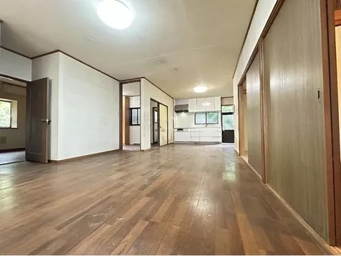 Quiet residential area spacious single-story house♪ - Image 3