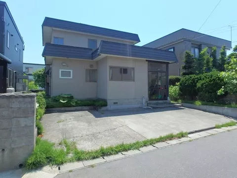 <Yahagi 1-chome> Lightweight steel structure, spacious 69 tsubo lot, sunny 5DK house