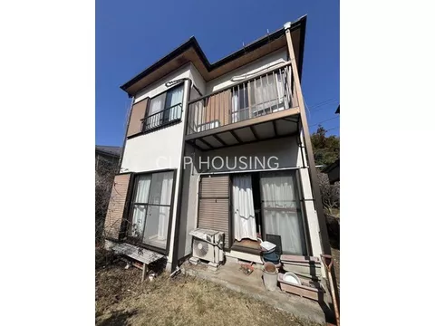 Spacious south-facing garden with good sunlight! Kitchen has a renovation history! 4DK with storage in all rooms!