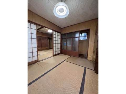 5SK with a storage space centered around a Japanese-style room ◆ Renovation and remodeling possible to your liking