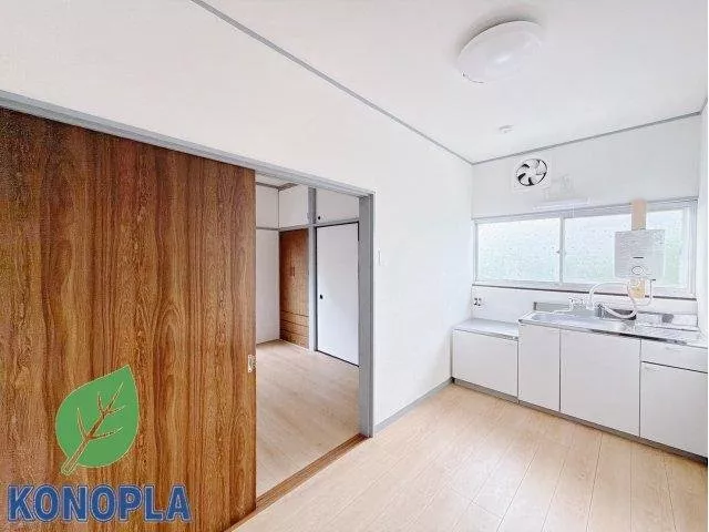 Interior and exterior renovation completed ☆ Popular single-story building ■ City gas ■ Parking for 3 cars available ■ Monthly payments from 10,000 yen OK