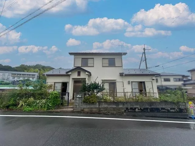 With approximately 53.07 tsubo of land, how about considering it for new construction?