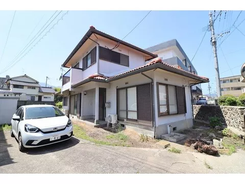 ☆ Spacious land area of about 139 tsubo, parking space for 5 cars available
