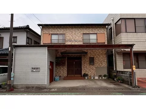 4DK house in the Aburatsu area with parking for 2 cars