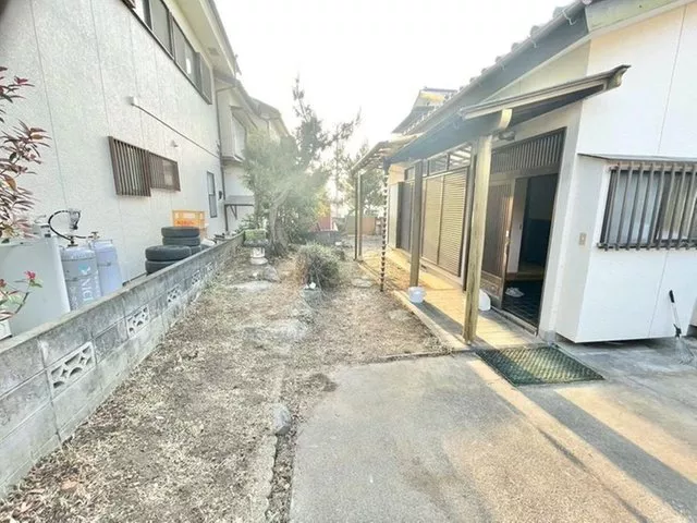 A spacious property with a wide land of 144 tsubo and a relaxed layout♪