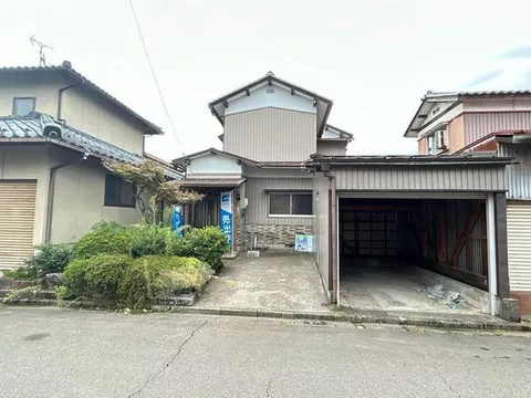 Open house held, under renovation, a property with 3LDK that can accommodate 3 cars.