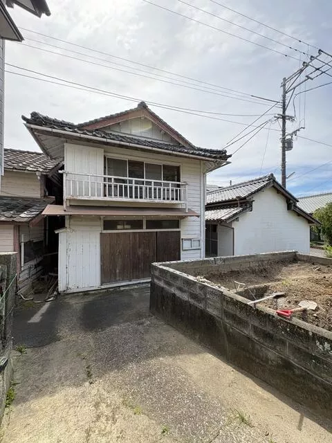 Saeki City, Saeki Tsurumi Oaza Oki Matsuura 2F 9DK

2.2 million yen
