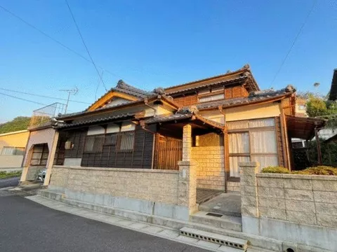 Nobeoka City, Shiohama-cho 4-chome (Asahigaoka Station) 2-story building 5DK
